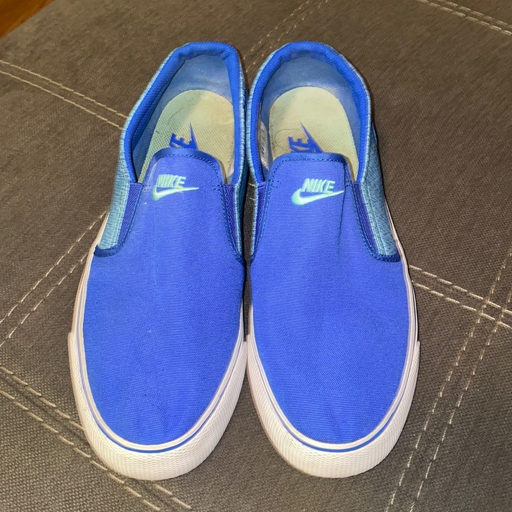 Nike (slip in Shoe) Blue and White